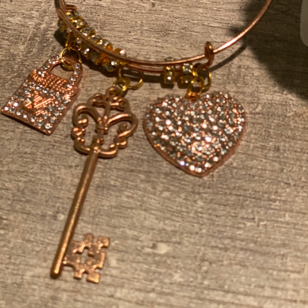 Bangle Bracelet Gold - Picture 4 of 5